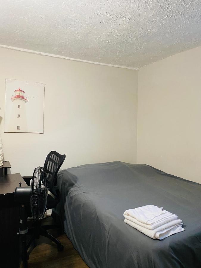 Luxury Iv East York Space Share Canada Privatunterkunft