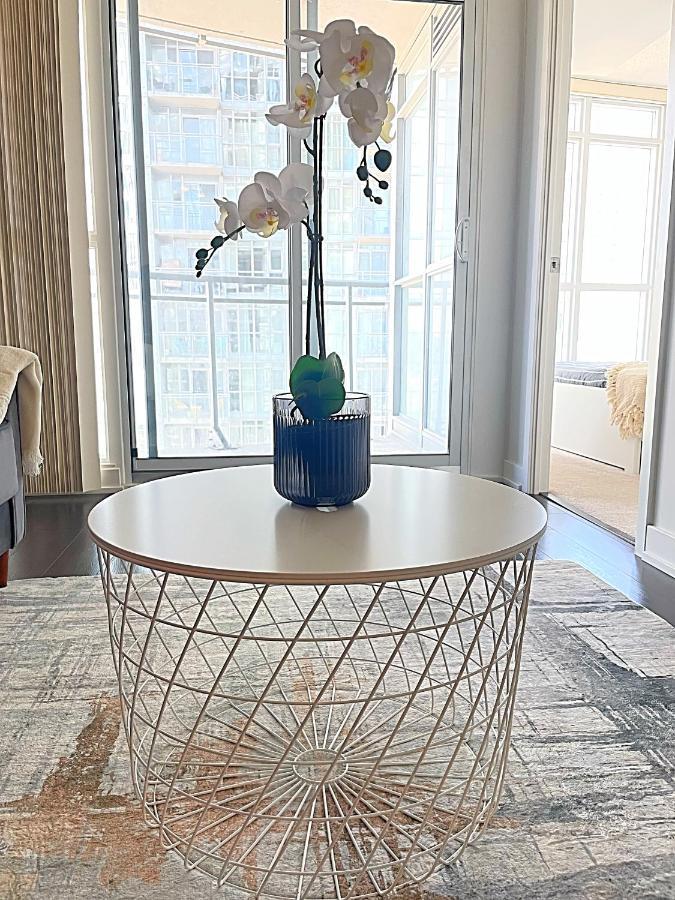 Exquisite By Cn Tower- Dwtown , To Apartment