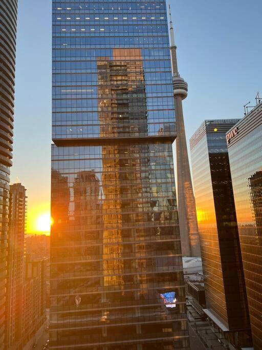 Stunning - 1 Bdrm W/breakfast * Toronto