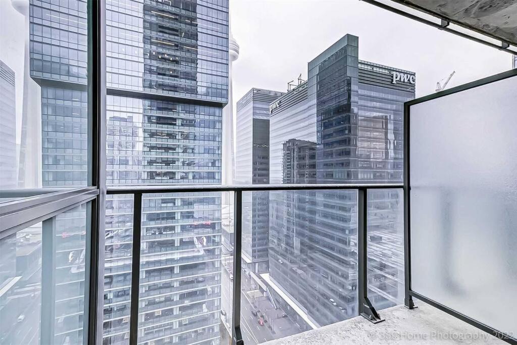 Stunning - 1 Bdrm W/breakfast * Toronto