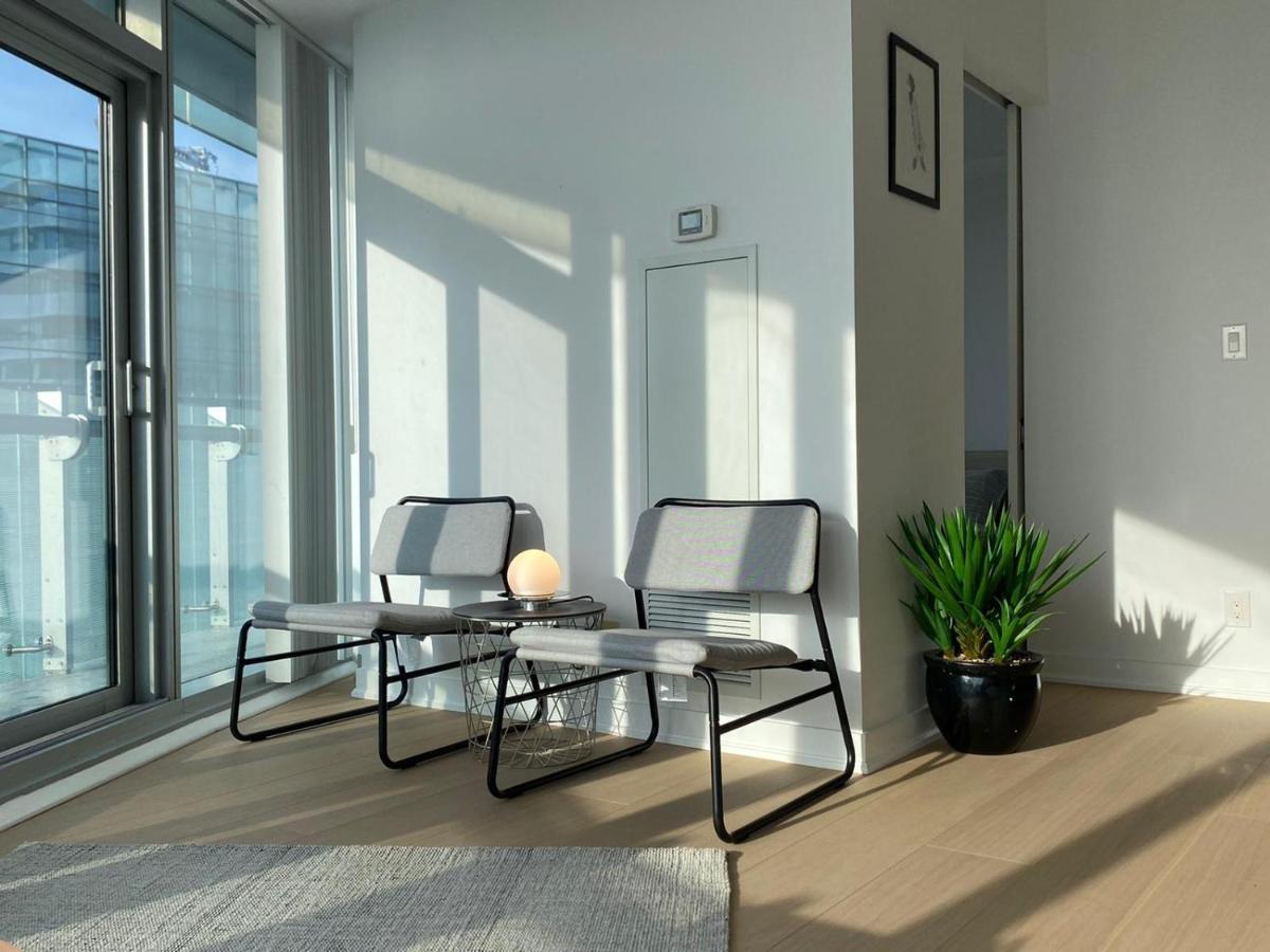 Stunning View At Ice Apartment Toronto