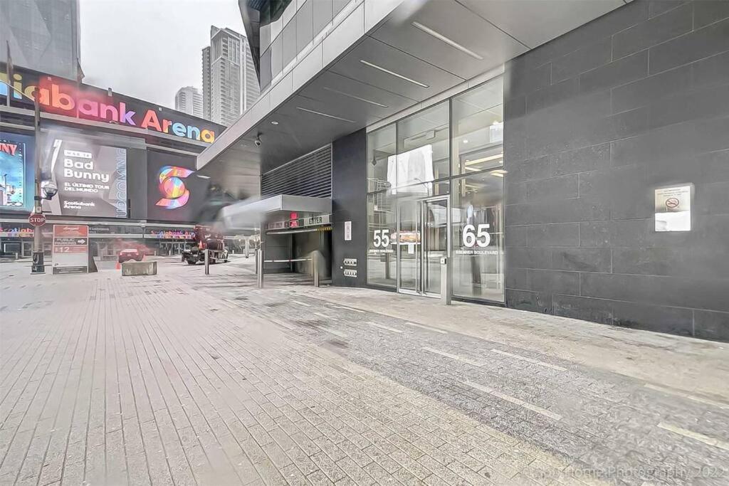 Stunning - 1 Bdrm W/breakfast Apartment Toronto