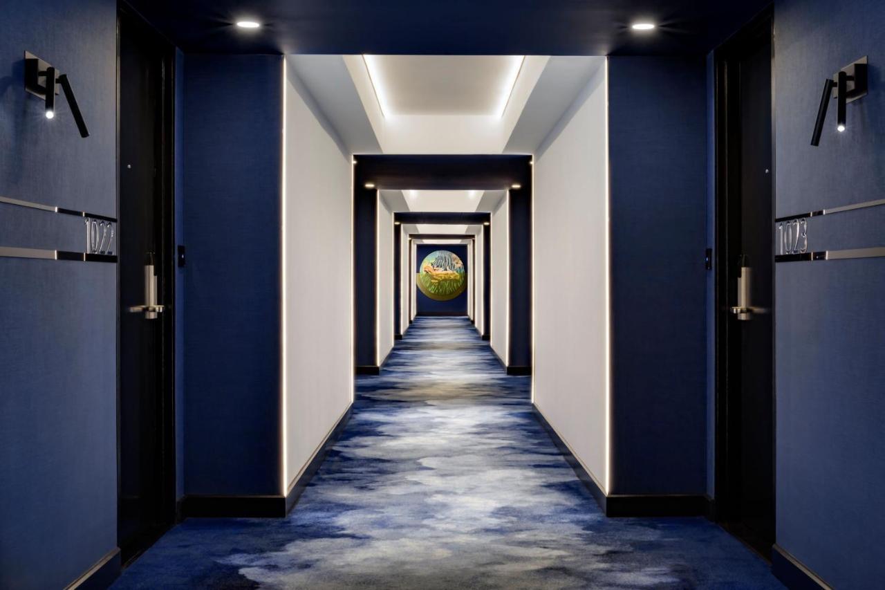 Hotel W