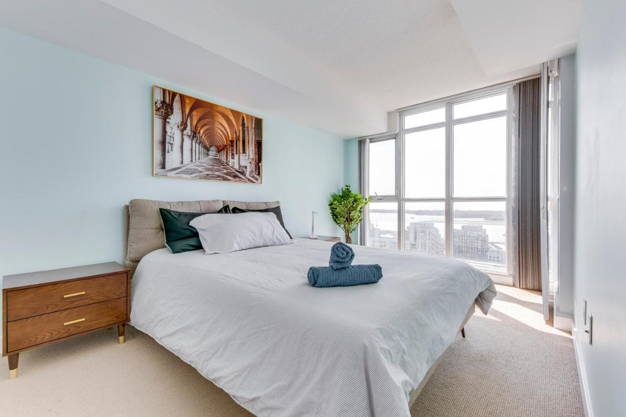 Inn Atlas Furnished Apartments- Iceboat Terrace Toronto