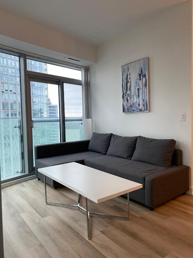 Apartment Stunning View At Ice Toronto