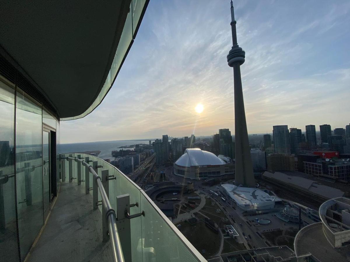 Stunning View At Ice Apartment Toronto