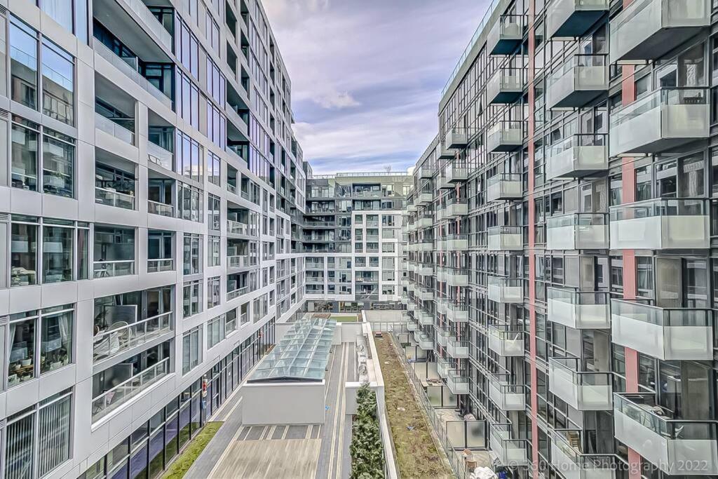Minto - Modern In King West Neighborhood Apartment *