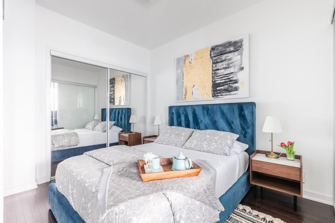 Stylish 1br - Cn Tower View, Entertainment District-downtown Toronto