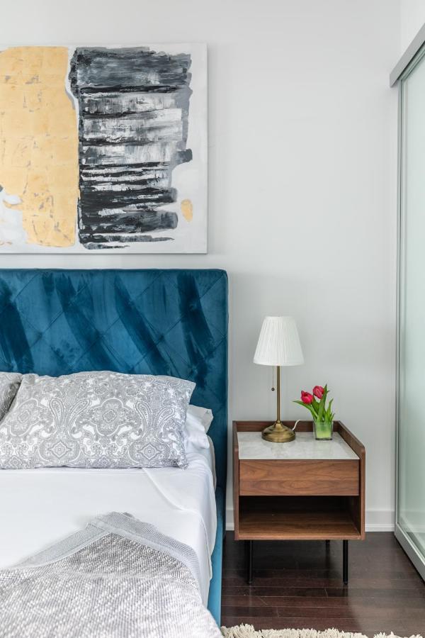 Stylish 1br - Cn Tower View, Entertainment District-downtown