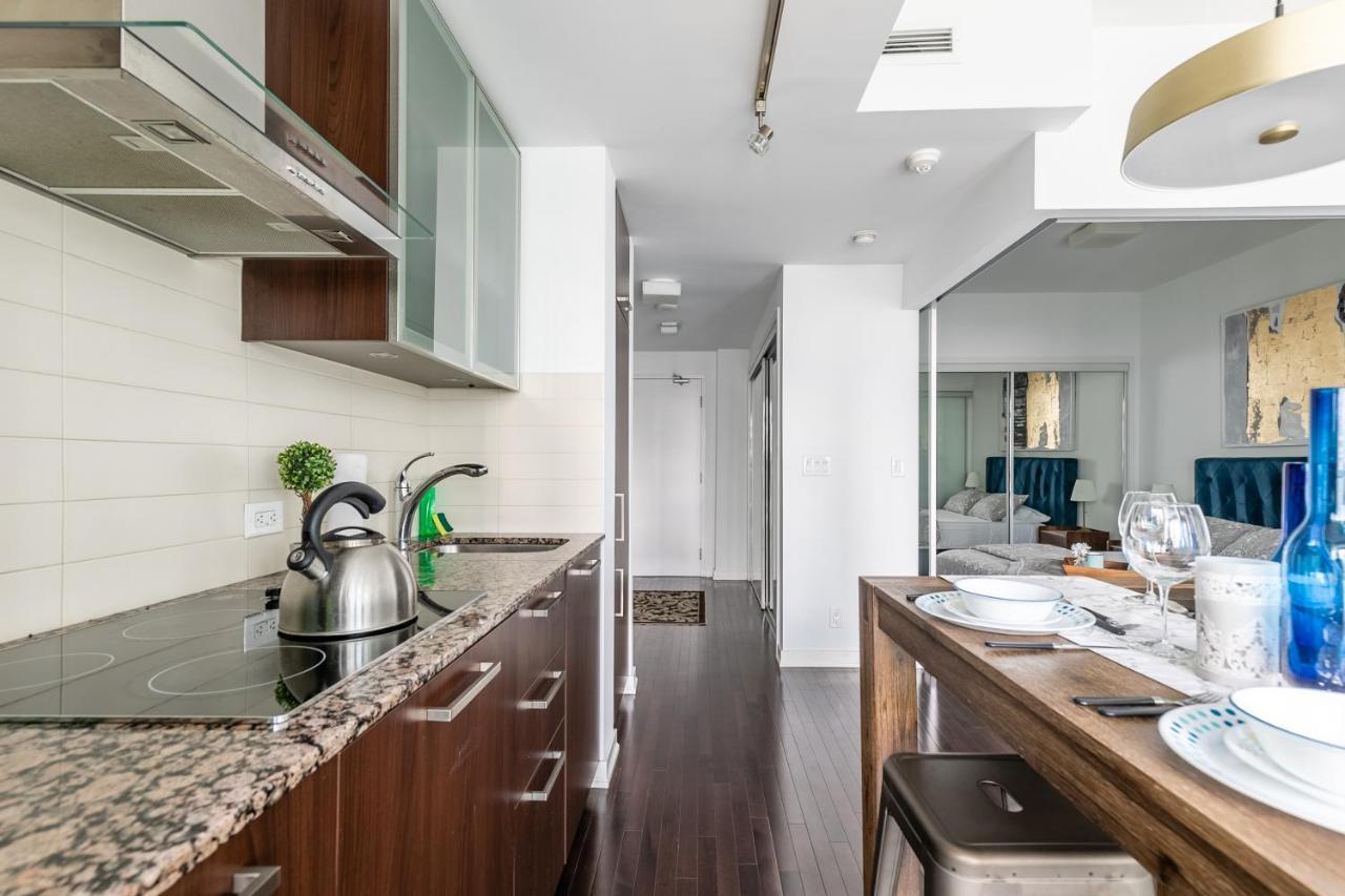 Stylish 1br - Cn Tower View, Entertainment District-downtown