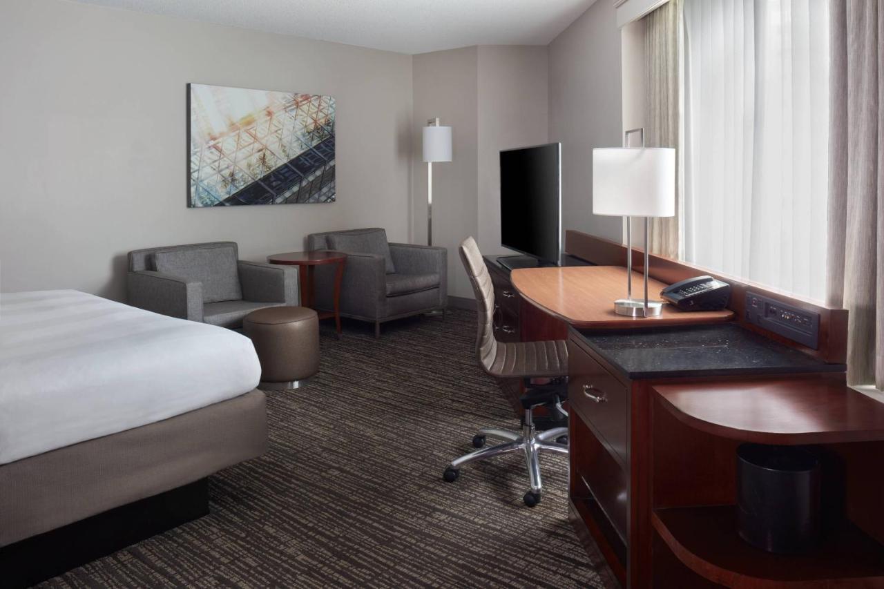 Marriott Downtown At Cf Eaton Centre Hotel Toronto