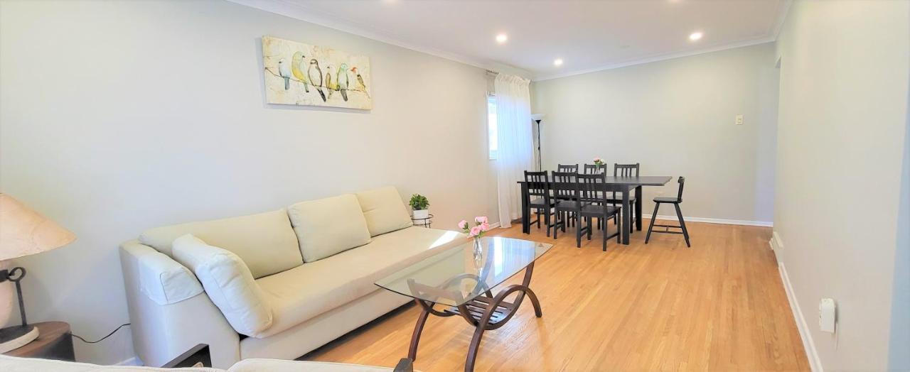Guest house Queen Bedroom With Private Washroom Near 401, 404, Dvp, Markham, North York, Free Parking Toronto