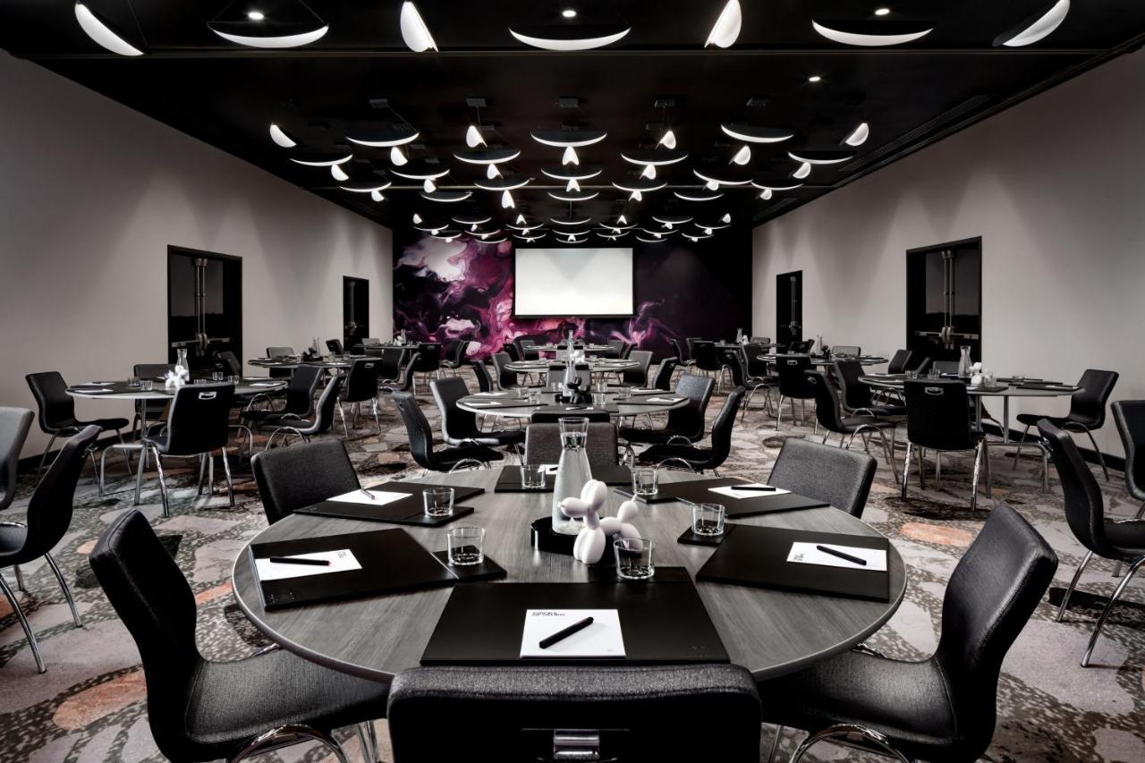 W Hotel Toronto