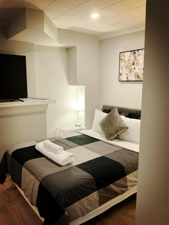 Homestay Lawrence Garden Toronto