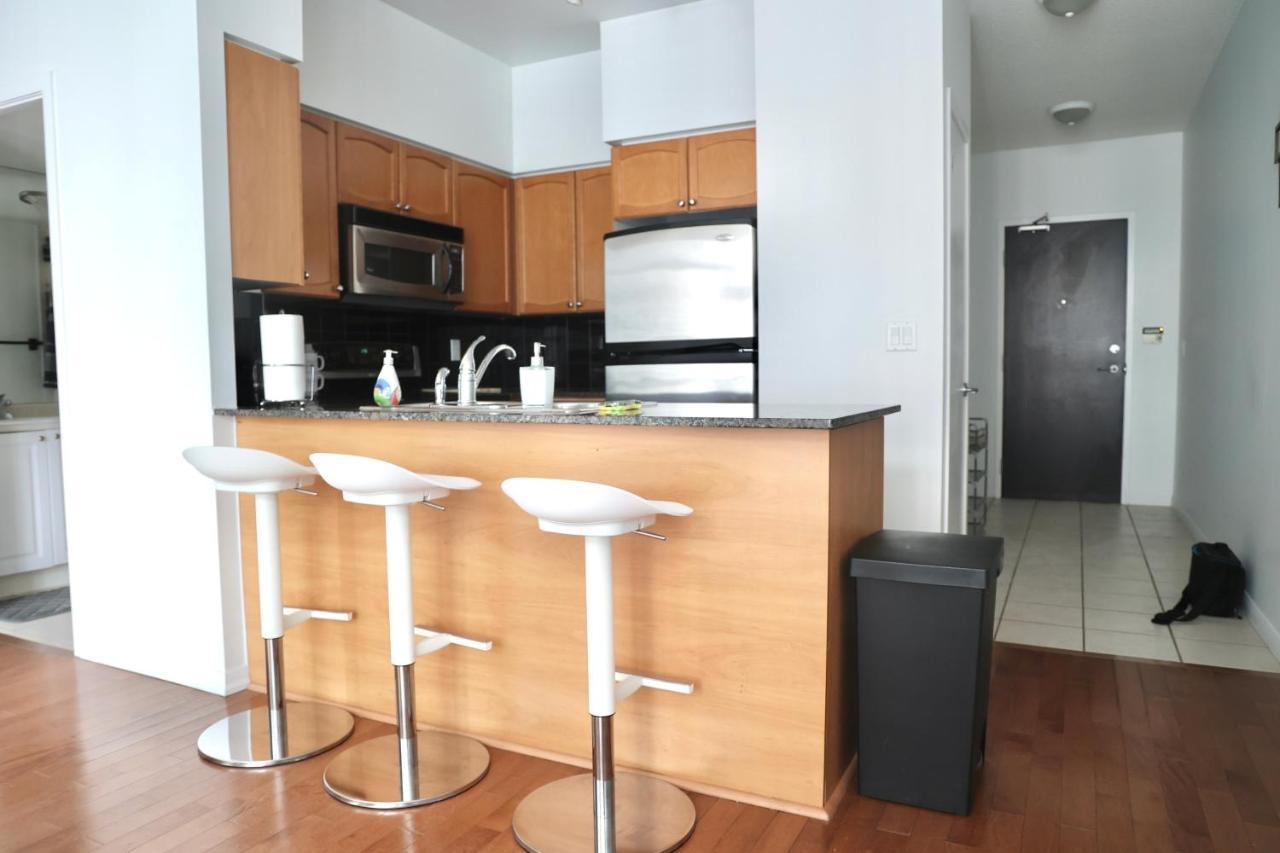 Penthouse With Stunning Views Toronto