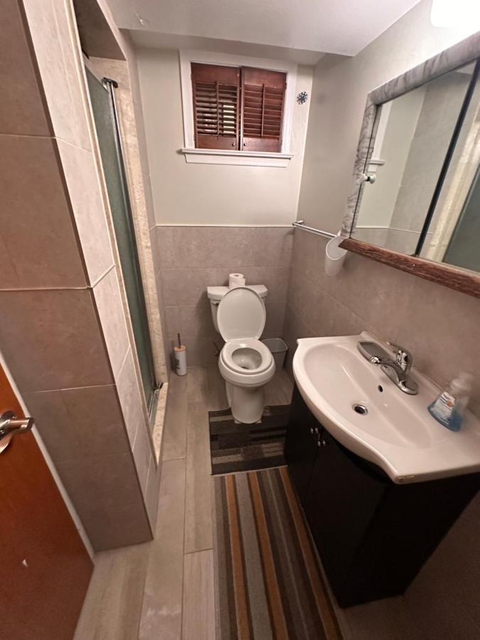 Apartment Lovely 2 Bedroom Basement In Toronto