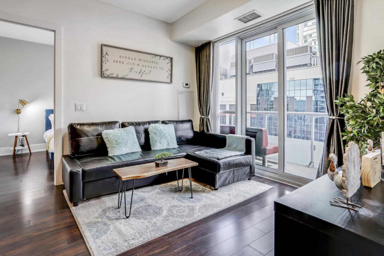 Apartment Downtown Cn Tower Suites Toronto