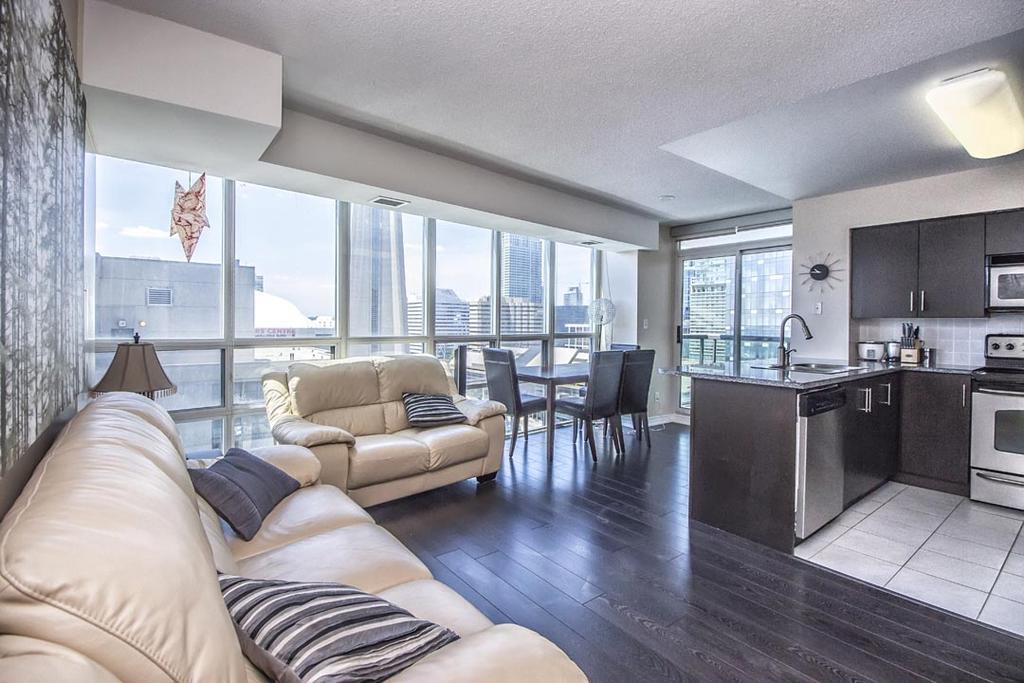 Apartment Napa Furnished At Cn Tower & Maple Leaf Square Toronto