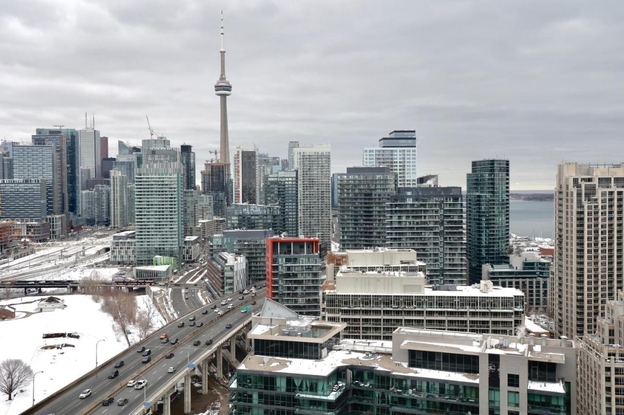 Penthouse With Stunning Views *