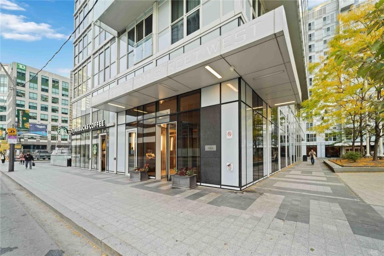 Downtown Cn Tower Suites *