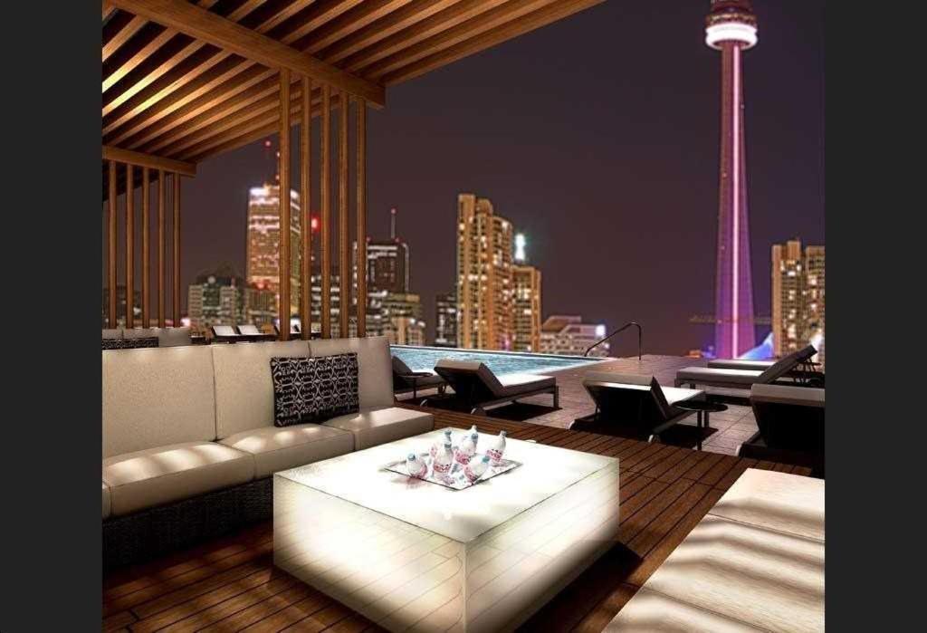 Downtown Cn Tower Suites *