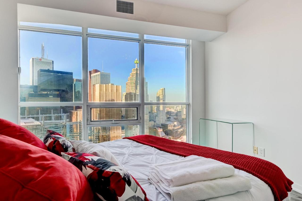 Apartment Spacious Lux 2bd Downtown With Parking! *