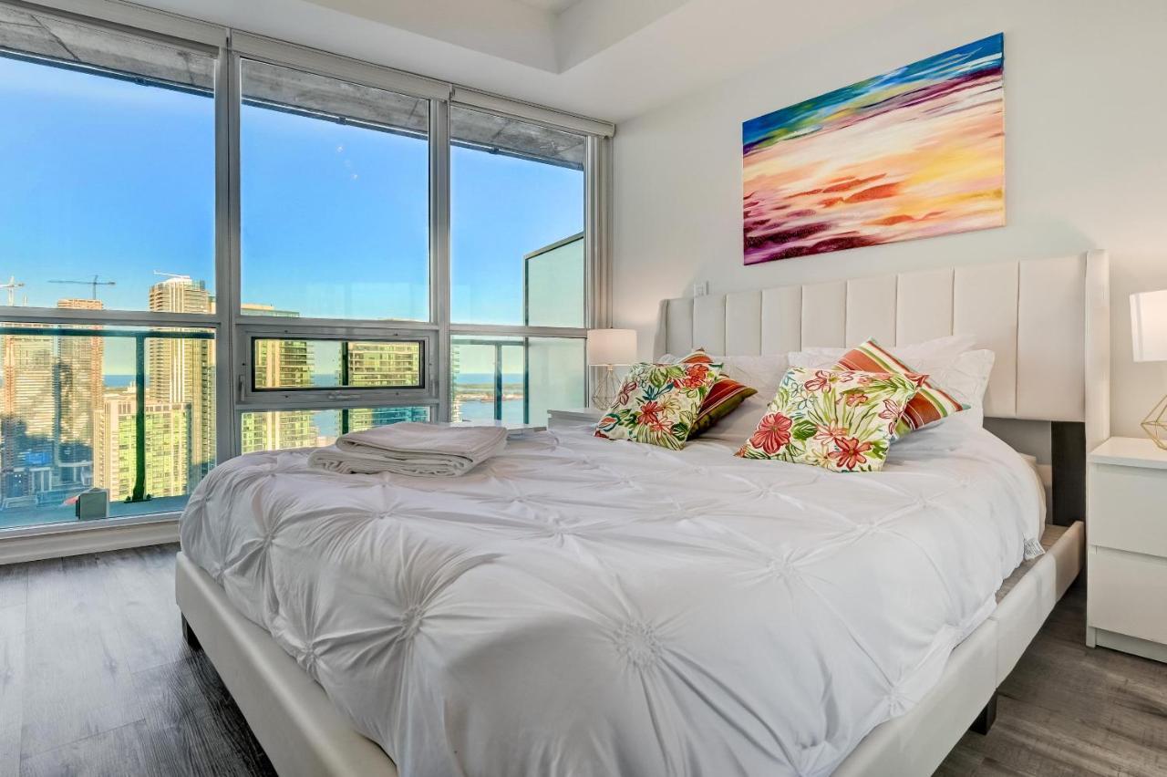 Spacious Lux 2bd Downtown With Parking! *