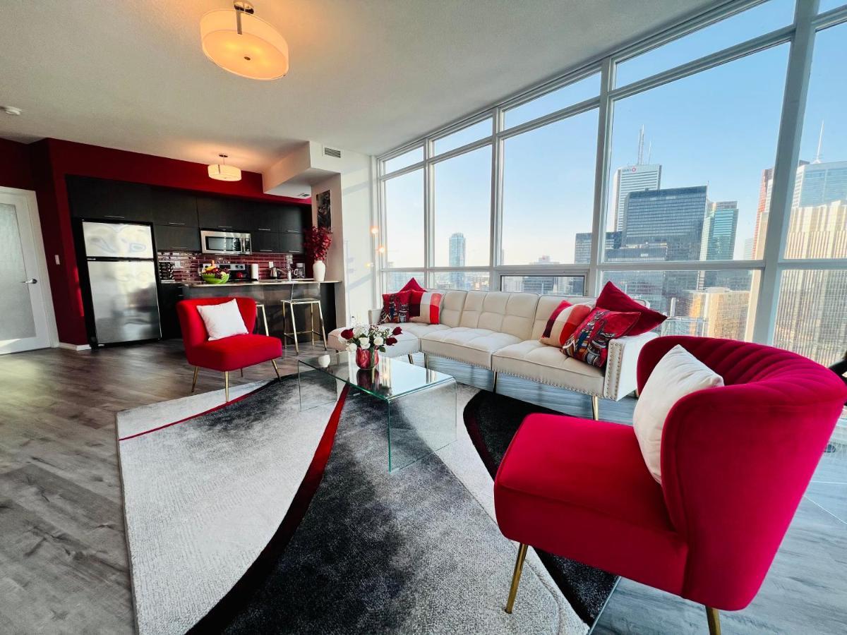 Apartment Spacious Lux 2bd Downtown With Parking! *
