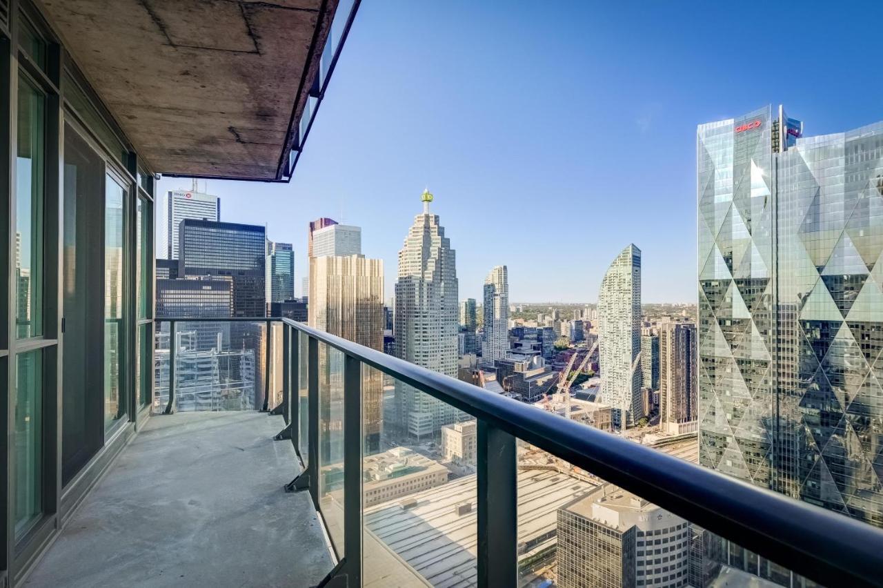 Spacious Lux 2bd Downtown With Parking! Apartment