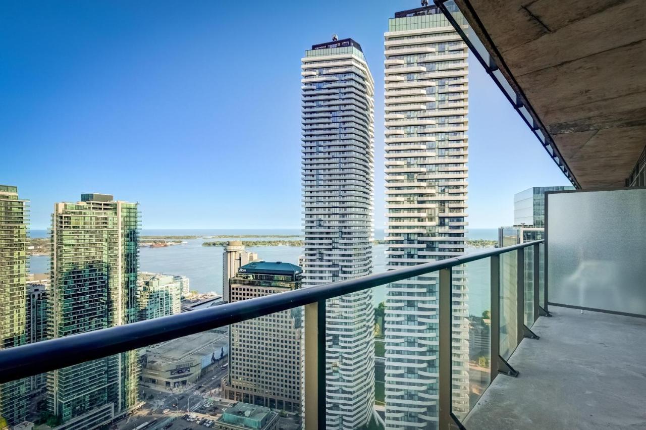Apartment Spacious Lux 2bd Downtown With Parking! Toronto