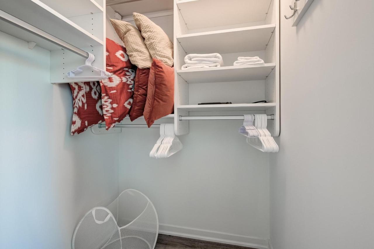 Spacious Lux 2bd Downtown With Parking! *