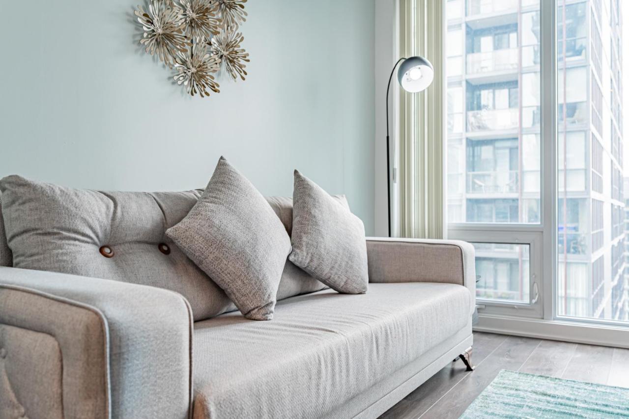 Apartment Lovely In Downtown Core Toronto