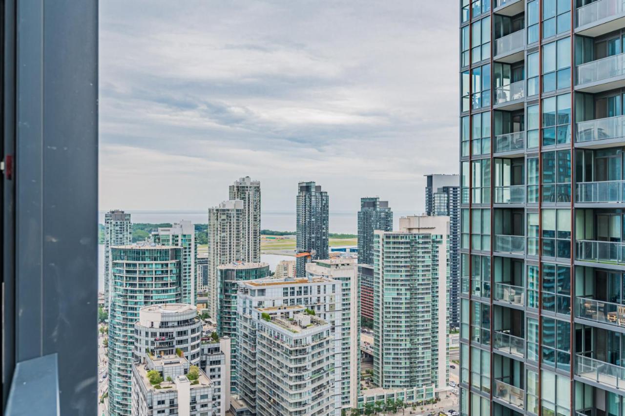 Lovely In Downtown Core Apartment