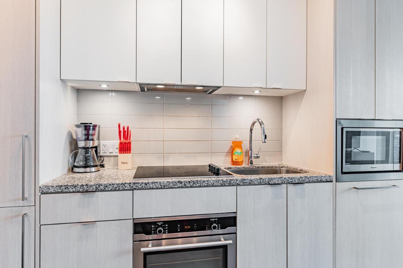 Apartment Lovely In Downtown Core Toronto