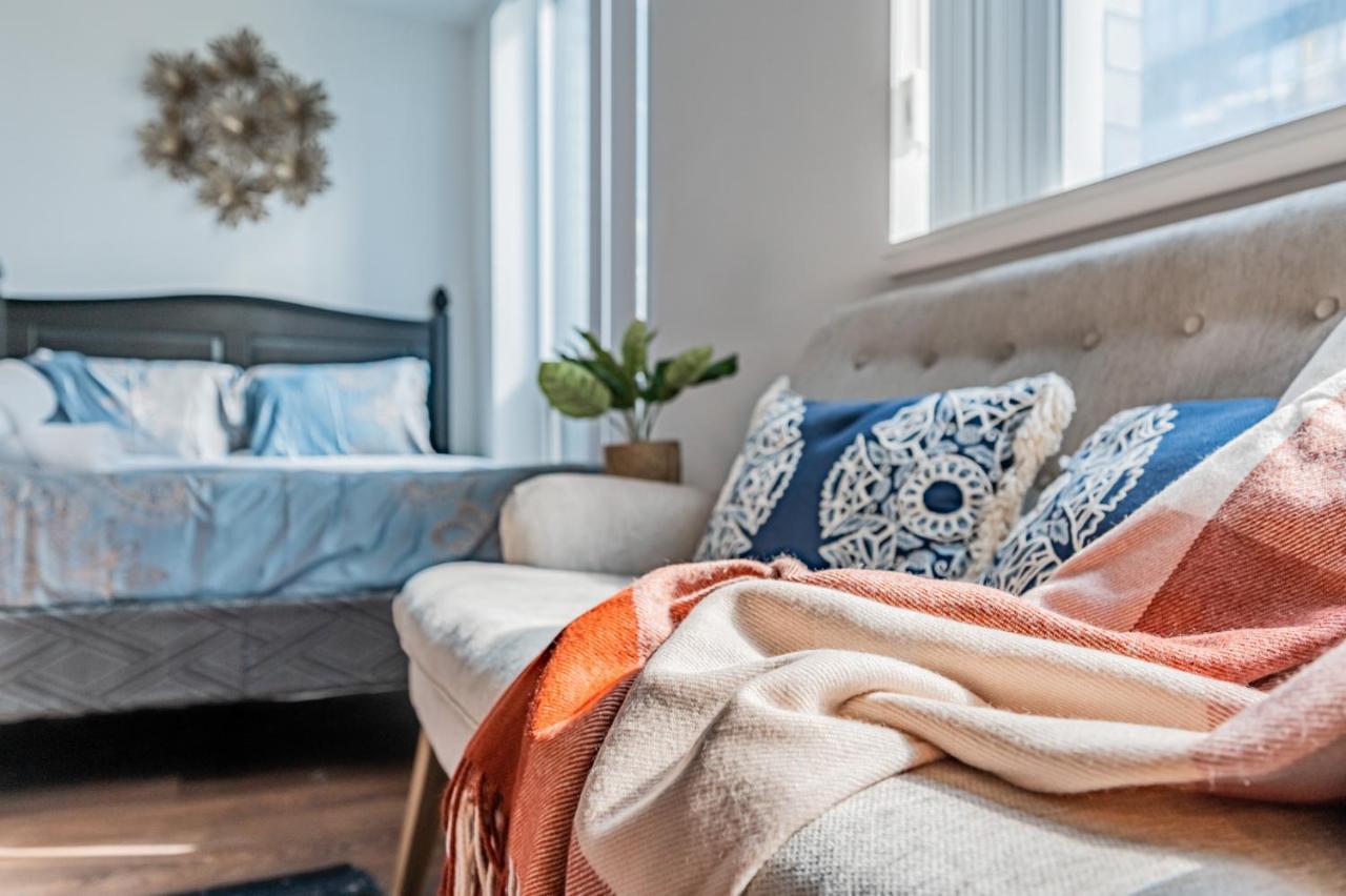 Lovely In Downtown Core Apartment Toronto