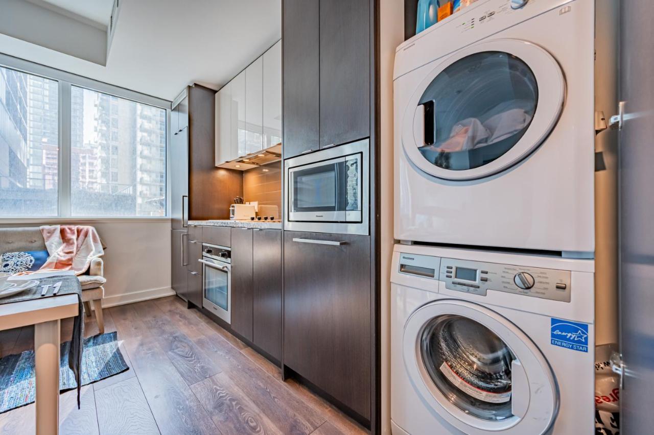 Lovely In Downtown Core Apartment Toronto