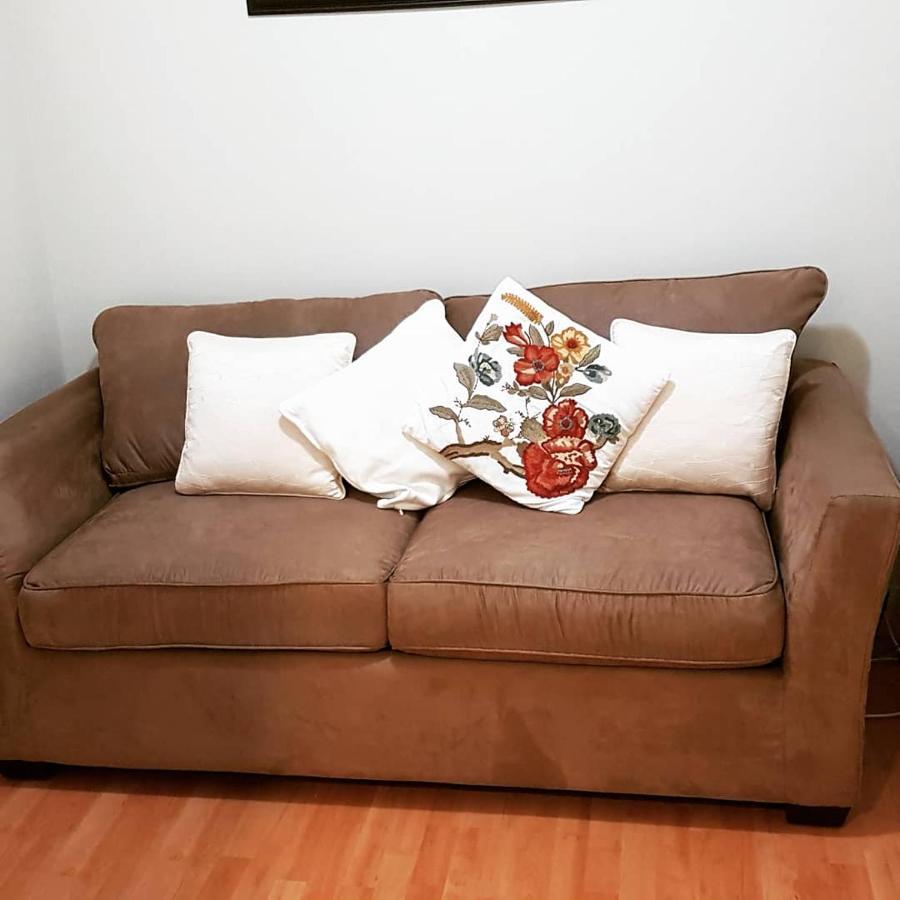 Apartment Luxury Accommodations - University Plaza Toronto
