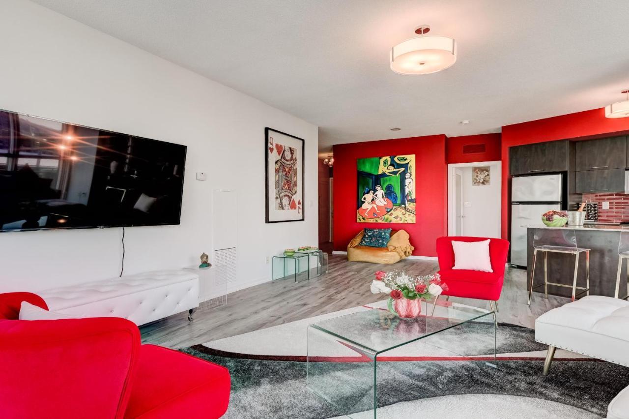 Spacious Lux 2bd Downtown With Parking!