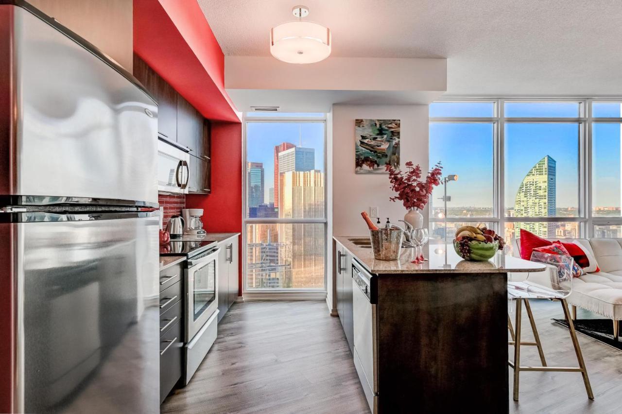 Apartment Spacious Lux 2bd Downtown With Parking!