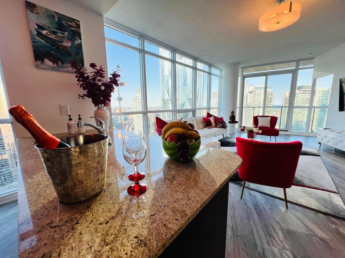 Spacious Lux 2bd Downtown With Parking! Apartment *
