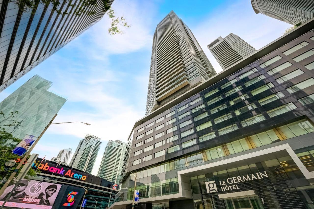 Spacious Lux 2bd Downtown With Parking!