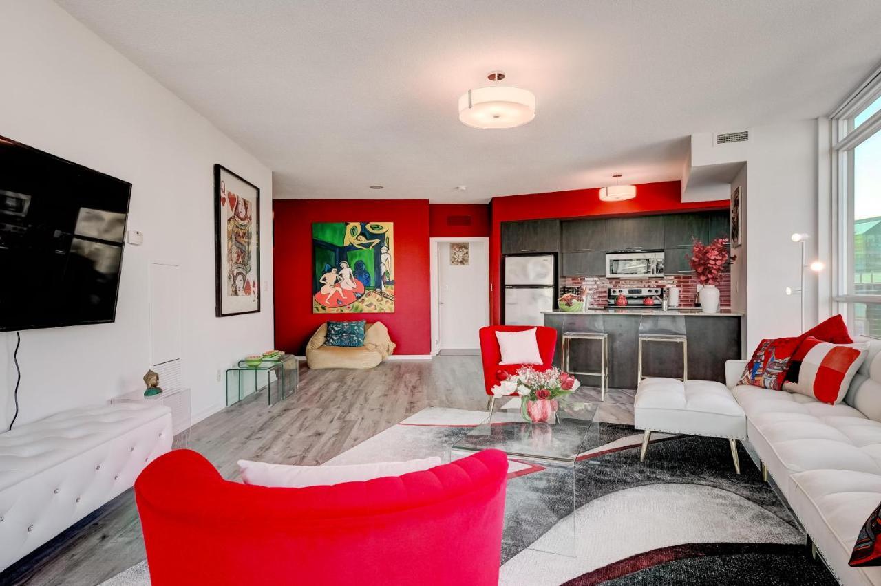 Spacious Lux 2bd Downtown With Parking! Toronto