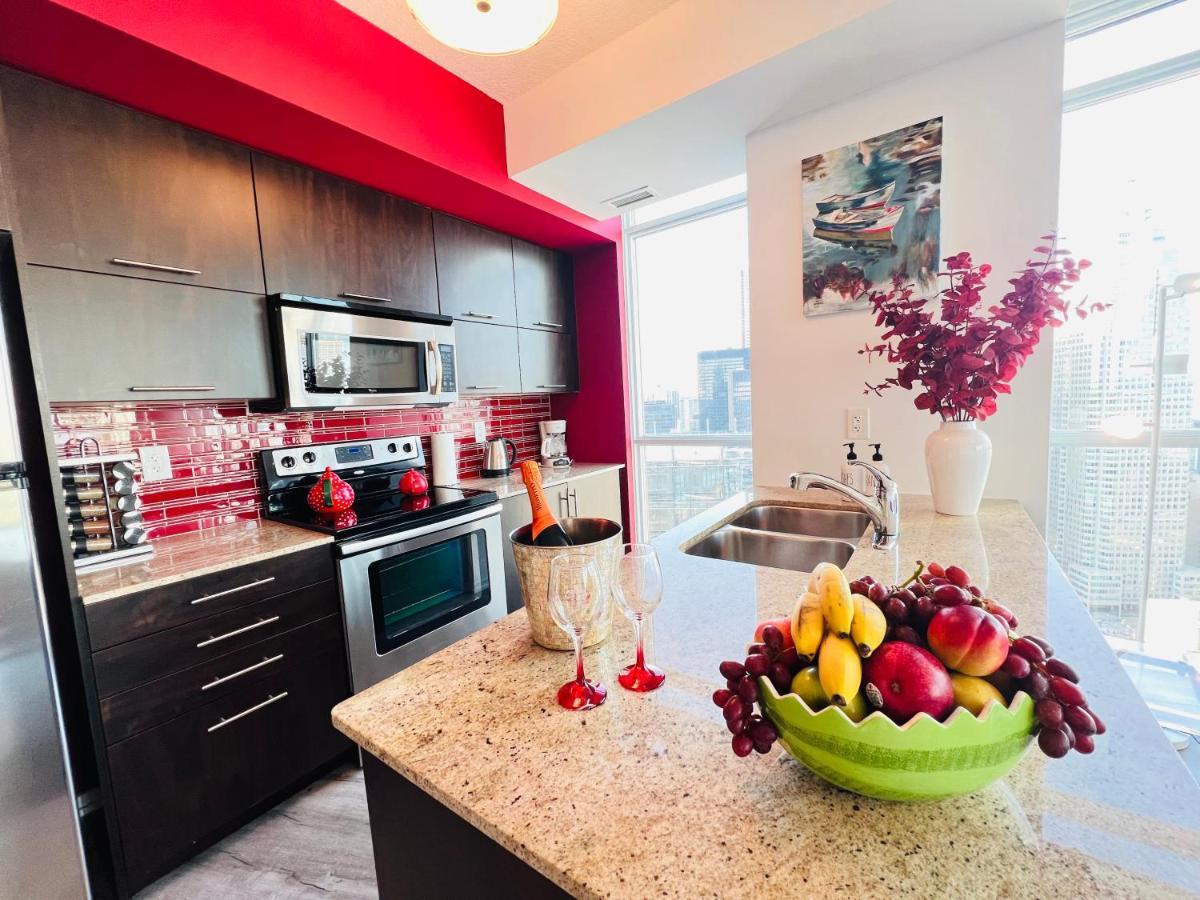 Spacious Lux 2bd Downtown With Parking! Apartment