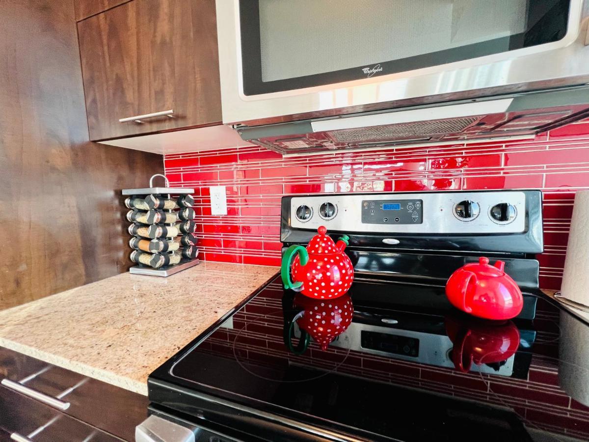 Apartment Spacious Lux 2bd Downtown With Parking! Toronto