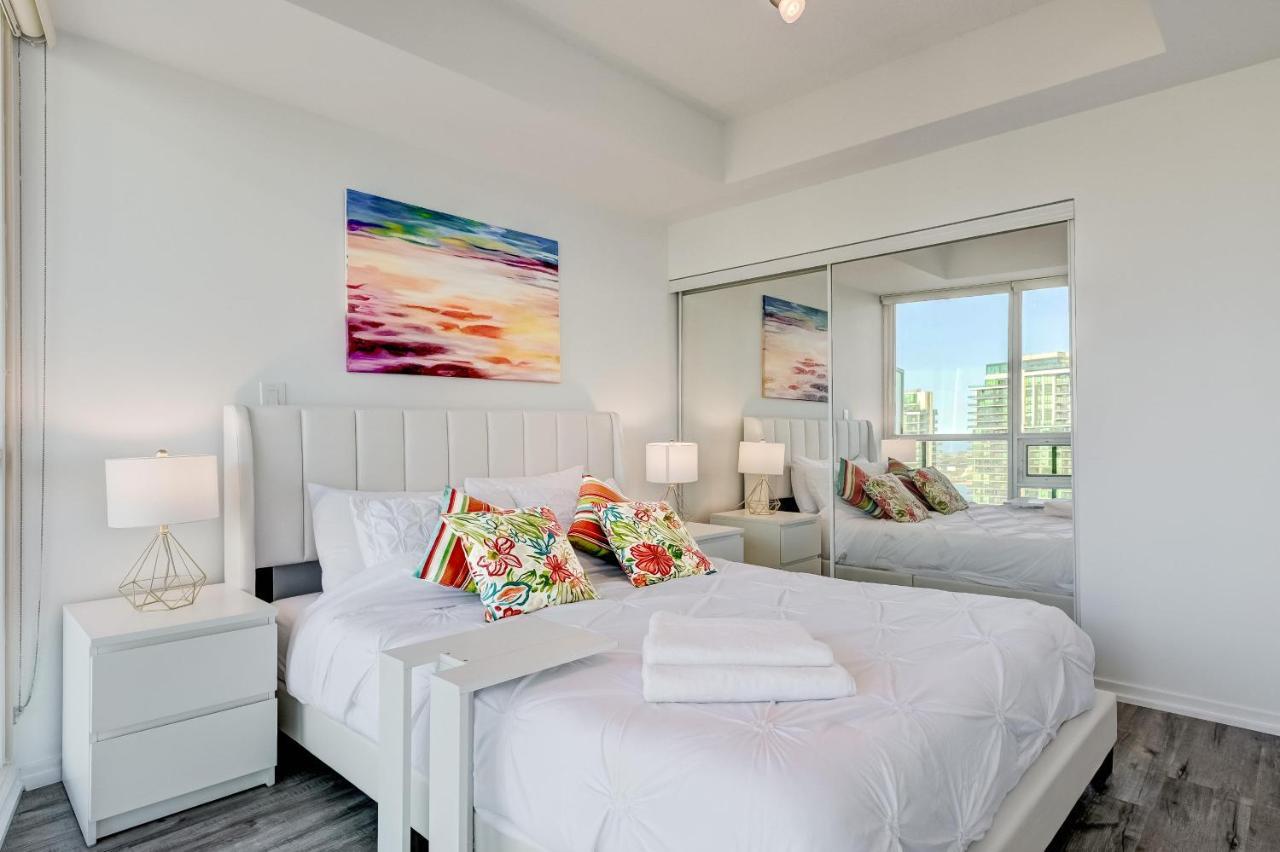 Spacious Lux 2bd Downtown With Parking! Apartment *