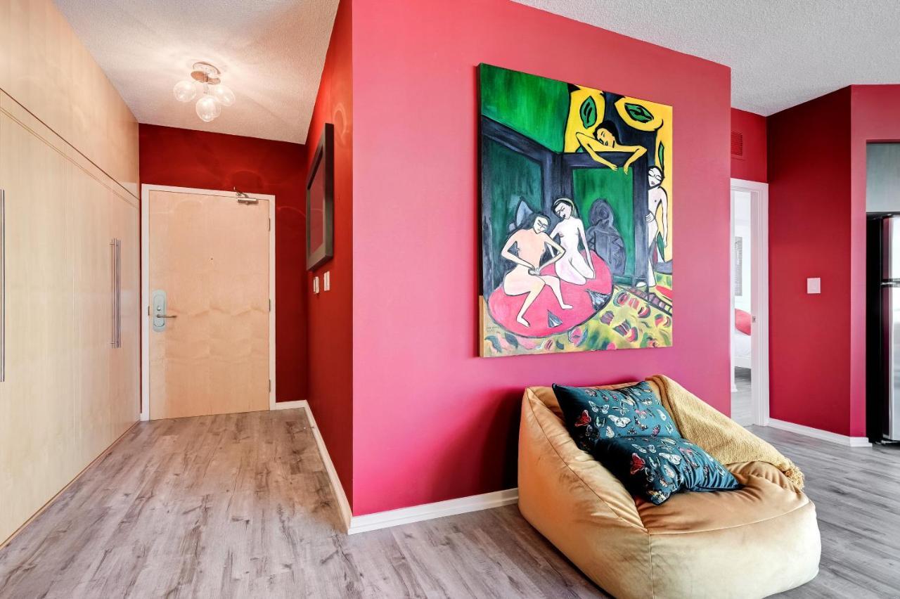 Spacious Lux 2bd Downtown With Parking! Toronto