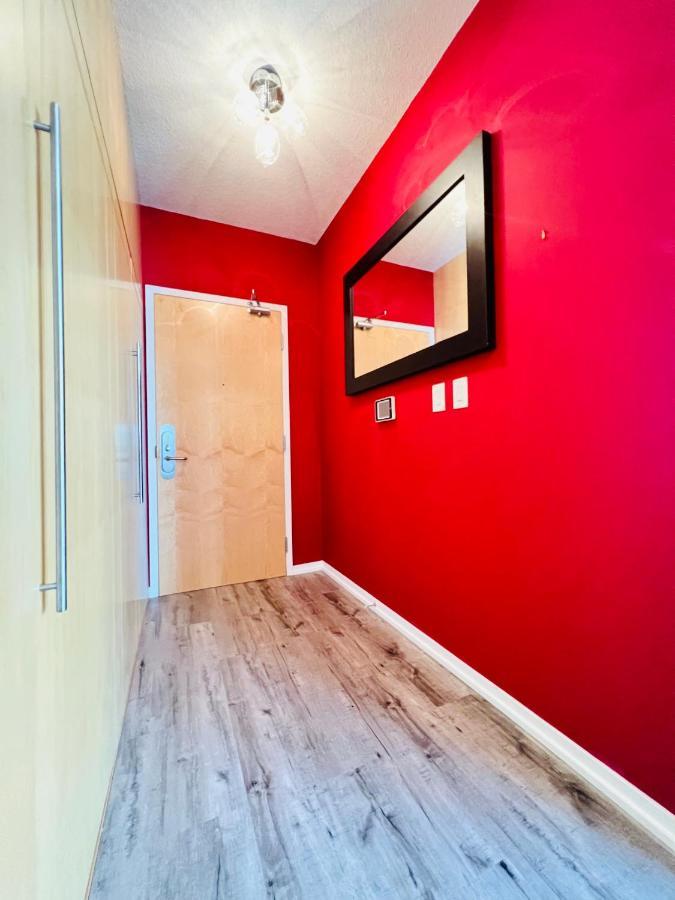 Spacious Lux 2bd Downtown With Parking!