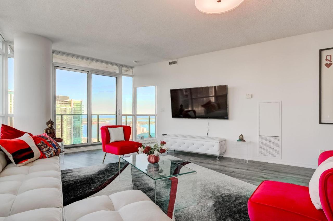 Spacious Lux 2bd Downtown With Parking! *