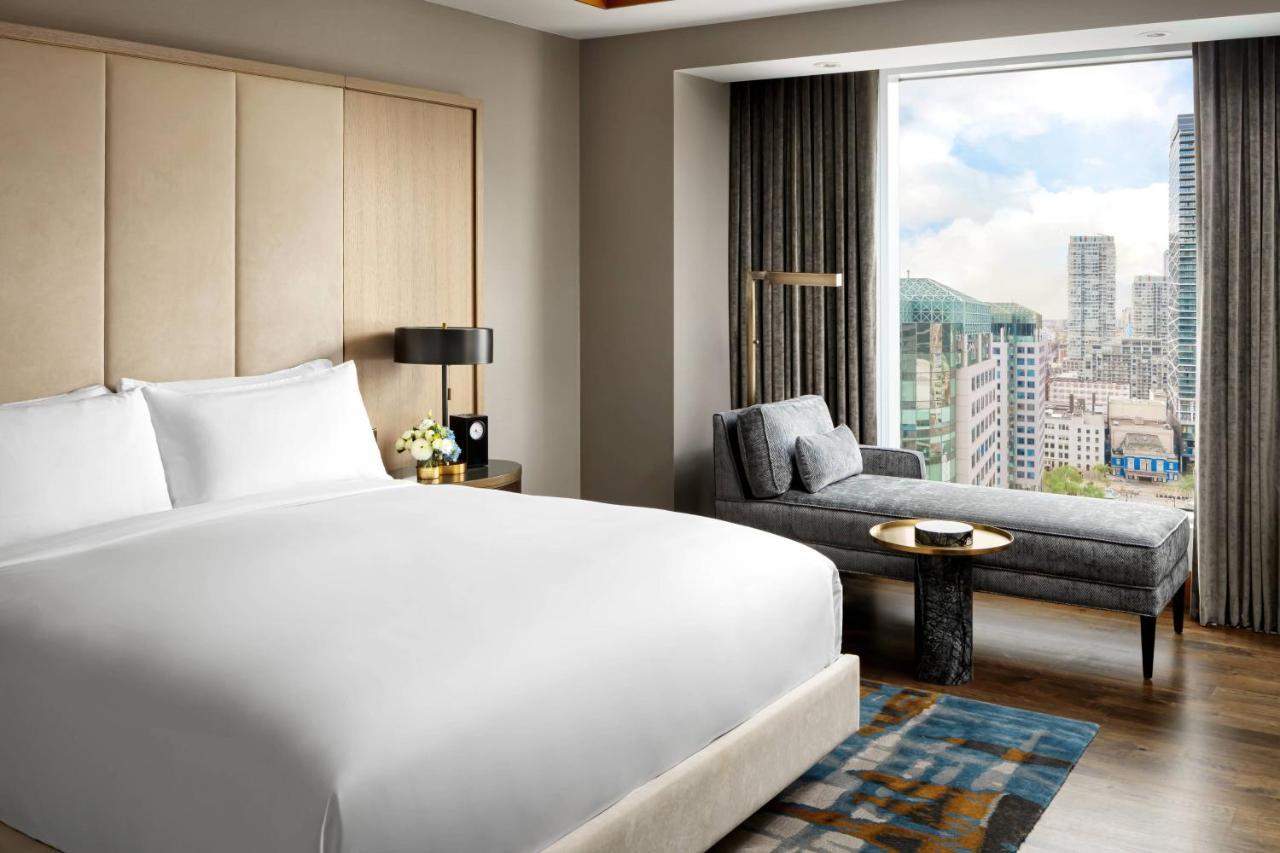 The Ritz-carlton,