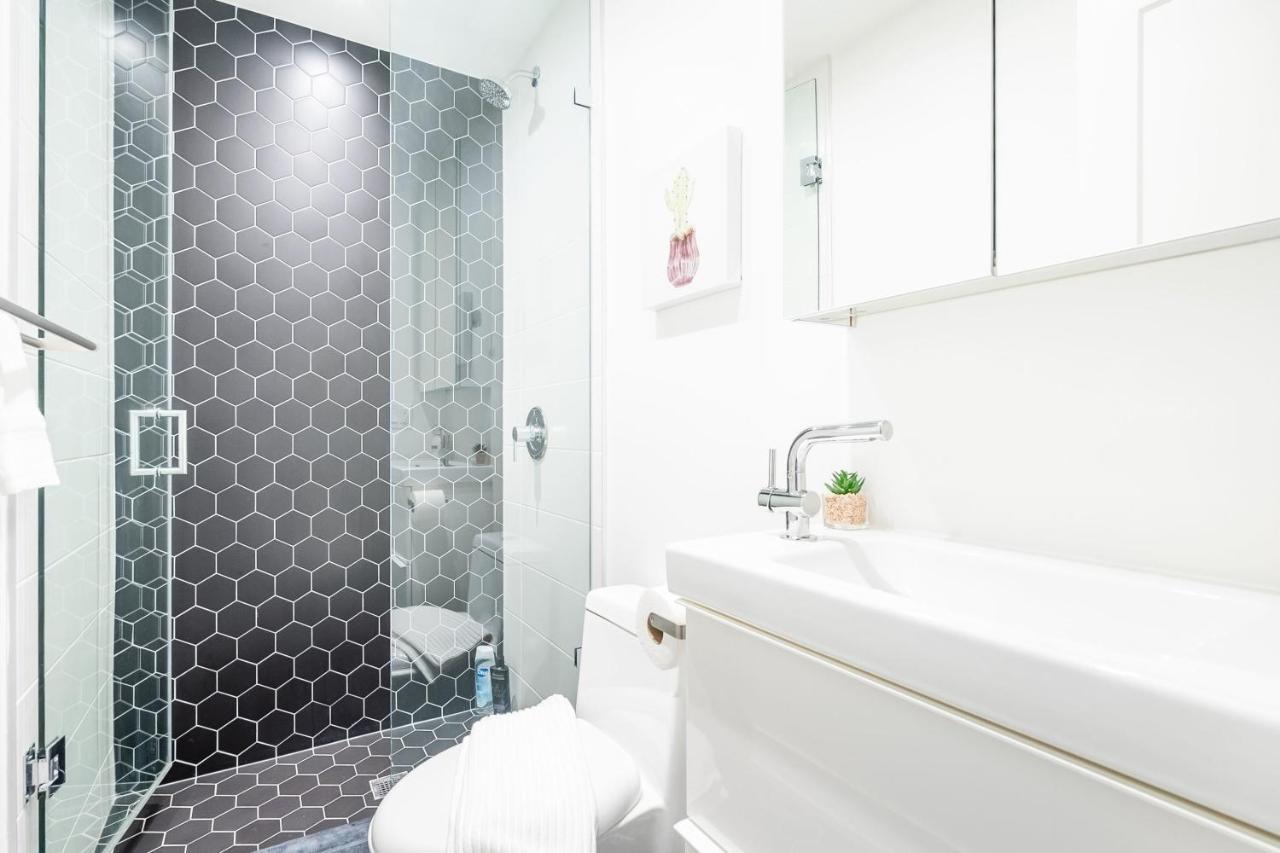 Upscale 3br - Minutes From High Park Apartment Toronto